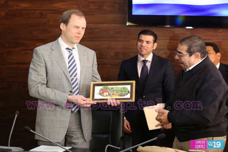 Nicaragua y Rusia crean comisi&oacute;n para desarrollar proyectos de pesca